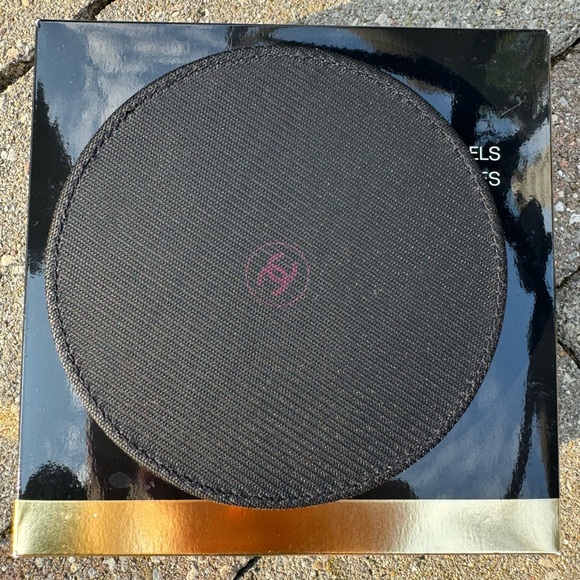 Chanel Collection of 5 Essential Mini Brushes - Picture 9 of 10